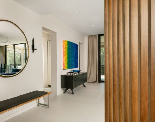 Tiburon Castillo I entryway art