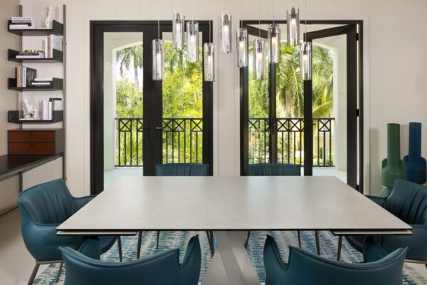Tiburon Castillo I dining table